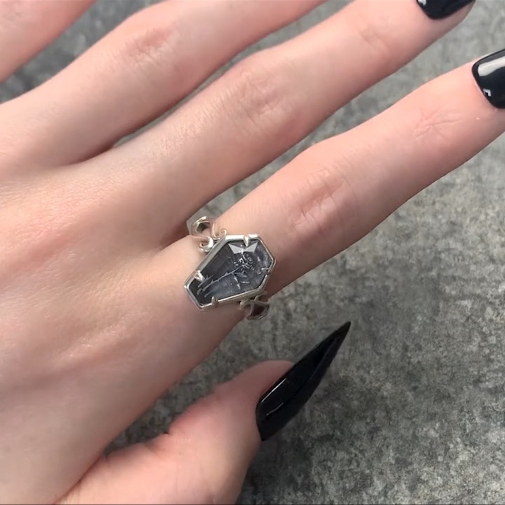 Regal rose coffin ring in silver SIZE 5 women